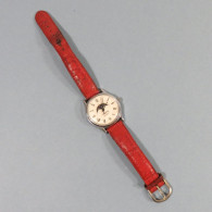 MONTRE A PILE VINTAGE RUSSE RAKETA ROCKET URSS FACE DE LUNE PAKETA - Watches: Old