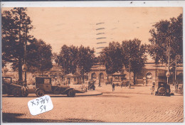 NANCY- LA VILLE AUX PORTES D OR- LA GARE- LES TAXIS - Nancy