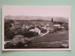 LE BOIS D'OINGT (69/Rhône) - Vue Du Centre Du Village, Vers L'Eglise Et La Maison De Repos - Le Bois D'Oingt