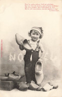 ENFANTS - Une Petite Fille Avec Des Sabots - Carte Postale Ancienne - Retratos