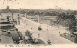 FRANCE - Paris - Vue Générale Sur Le Pont Alexandre II  Vers Les Invalides - L L - Animé - Carte Postale Ancienne - Bridges