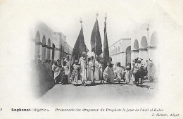 Algérie )    LAGHOUAT -  Promenade Des Drapeaux Du Prophète Le Jour De Aïd El Lebir - Laghouat