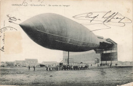 Verdun * Le " Ville De Paris " , Sa Sortie Du Hangar * Aviation Ballon Dirigeable Zeppelin - Verdun