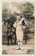 ENFANTS - Un Baiser - Petit Garçon Avec Un Bouquet - Fantaisie - Carte Postale Ancienne - Otros & Sin Clasificación