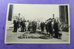 Foto Photo Paris D75 Voyage Amis Belges 1939 Monument Soldat Inconnu  & General Foch Français Compiègne (14-18) - Exhibitions