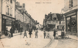 CLOYES - Rue Nationale (Enfants Jouant Sur La Rue Dont L'un Sur Des échasses) - Cloyes-sur-le-Loir