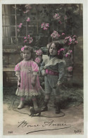 FETES - VOEUX - Nouvel An - Bonne Année - Deux Enfants Tenant Debout Et Seuls - Carte Postale Ancienne - Nouvel An