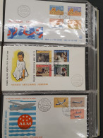 Cover 1957-2007 , Collectie Fdc's In 8 Albums - Collections