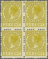 Unmounted Mint , Block Vierzijdig 25 Cent Olijfgroen In Blok Van 4 Waarin De Bovenste Ex. Met Afwijkende Tanding, Getint - Sin Clasificación