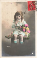 ENFANTS - Petite Fille Assise - Fantaisie - Carte Postale Ancienne - Autres & Non Classés