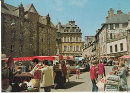 Delcampe - CPSM LANDERNEAU JOUR DE MARCHE AU CENTRE VILLE - Landerneau