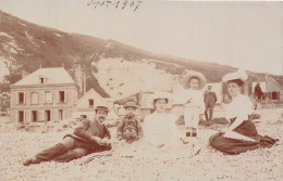 76-SAINT-VALERY-EN-CAUX- CARTE-PHOTO- SUR LA PLAGE - Saint Valery En Caux