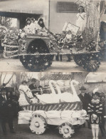 2 CARTES-PHOTO 84 MONTEUX CAVALCADE CORSO  ATTELAGE ENFANTS - Monteux