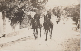 AUCH - Deux Militaires à Cheval En 1913    ( Carte Photo ) - Auch