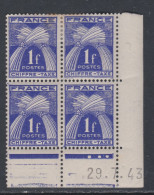 France Timbres-Taxe N° 70 X :1 F. Bleu-violet En Bloc De 4 Coin Daté Du  29 . 7 . 43 . ;3 Pts Blancs, Trace Ch.,sinon TB - Postage Due