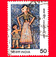 INDIA - Usato - 1983 - Giorno Dei Bambini - Disegno 'Donna E Bambino '(da Festival Di Kashyap Premsawala) - 50 - Used Stamps