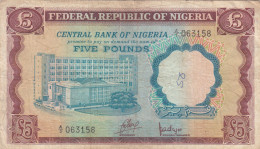 NIGERIA 5 POUNDS 1968 P-13a VF Small TEAR  SERIES 2 ( 063158 ) - Nigeria