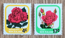 Nouvelle Zélande - YT N°750, 751 - Flore / Roses - 1979 - Neufs - Unused Stamps