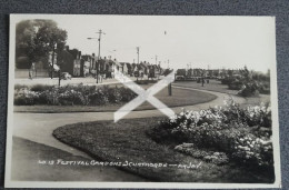 SCUNTHORPE FESTIVAL GARDENS OLD R/P POSTCARD LINCOLNSHIRE - Other & Unclassified