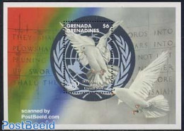 Grenada Grenadines 1995 50 Years UNO S/s, Mint NH, History - Nature - United Nations - Birds - Pigeons - Grenada (1974-...)