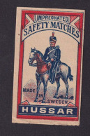 Ancienne étiquette  Allumettes Suède Hussar Cavalier Cheval Militaire - Boites D'allumettes - Etiquettes