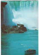 Niagara Falls - The "Maid Of The Mist" Tour Boat At The Foot Of The World Famous Canadian Horseshoe Falls - Niagarafälle