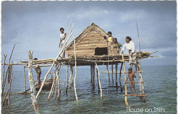 X114614 PHILIPPINES SITANGKAI STILTED HOUSE OF A SEAWEED FARMER - Philippines