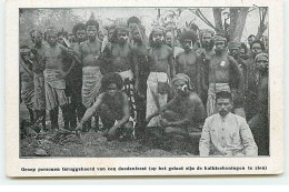 Papouasie Nouvelle Guinée - Groep Personen Teruggekeerd Van Een Doodenfeest - Retour D'une Fête Des Morts - Papua Nuova Guinea