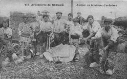 53-RENAZE- ARDOISIERES RENAZE- ATELIER DE TENDEURS D'ARDOISE - Other & Unclassified