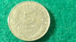 FRANSA-1987    5 CETİMES - 5 Centimes