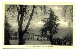 CPA  9 X 14  Isère  FURES Place De La Poste  Au Fond Les Bureaux De Postes Telegraphes Telephone Au Premier Plan Enfants - Tullins