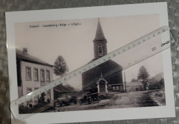 Ucimont (Belgique) - Collection Expositions - Reproduction A4 Plastifiée ( Près  De L'église, Oldtimer)) - Lieux