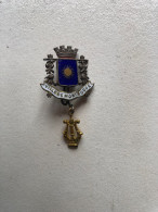 Vers 1900 - Insigne De L'Orphéon De Montrouge - Objetos Derivados