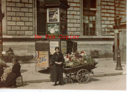 Photo Paris Collection Albert Kahn ,marchande De Fleurs Place De La République,couleur,tirage Kahn Années 60,introuvable - Albumes & Colecciones