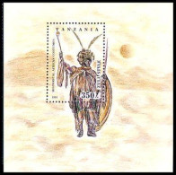 Tanzania African Traditional Costume Traditionnel Africain MNH ** Neuf SC ( A53 517a) - Tanzania (1964-...)