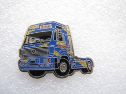 PIN'S    CAMION   MERCEDES-BENZ  POWER  TRUCKER - Transports