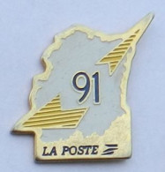 DD103 Pin's POSTE PTT Carte Département 91 Essonne Achat Immédiat - Postwesen