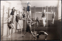 1951 Girls GYMNASTICS Artificial Sport And Dance  I- VF 336 - Gymnastiek