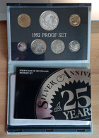 New Zealand Proof Set With Silver 5 Dollars Elizabeth II 1992 25 Years Of Decimal Currency - Nouvelle-Zélande