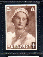 BELGIQUE BELGIE BELGIO BELGIUM 1935 QUEEN ASTRID 25c + 15c MH - Unused Stamps