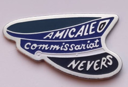 P157 Pin's Amicale Commissariat Police De Nevers Nièvre  Achat Immédiat - Police