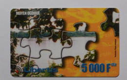 GABON - CARTE PREPAYEE - MOYEN OGOOUE - LAC - Dessin Puzzle - Carte LIBERTIS 5000 Francs CFA - Gabun