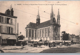 Reims : La Place Et L'église St Thomas Un Jour De Foire - Reims