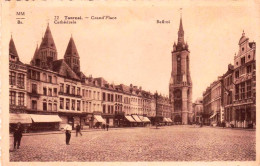 TOURNAI - Grand Place - Cathedrale Et Beffroi - Tournai