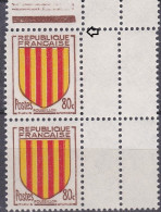 18071 Variété : N° 1046 Blason Roussillon Timbre Plus Petit Et Décalage De Piquage Tenant à Normal ** - Neufs