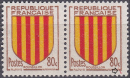 18073 Variété : N° 1046 Blason Roussillon Grande Virgule Rouge Sous 80c Tenant à Normal  ** - Unused Stamps