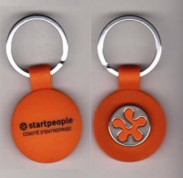 Jetons De Caddie Ajouré Sur Porte Clé " STARTPEOPLE "  Comité D'entreprise _Je329 - Jetons De Caddies