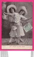 CPA (Réf: Z 3558) CABARET (SPECTACLE ARTISTES) FEMME MAGDE & NELLY PERRY (Beau Chapeau) - Cabarets