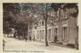 (20e)  79 MAUZE-SUR-LE-MIGNON. La Gendarmerie 1937 Belle Animation état Impeccable - Mauze Sur Le Mignon