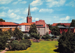 UELZEN - Blick Vom Kreishaus Auf Die Marienkirche (2047) - Uelzen